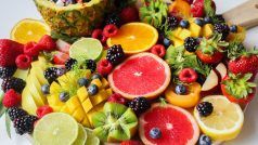 Salted Fruit Side Effects:आप भी फ्रूट्स पर नमक छिड़क कर खाते हैं तो हो जाएं सावधान, हो सकता है भारी नुकसान