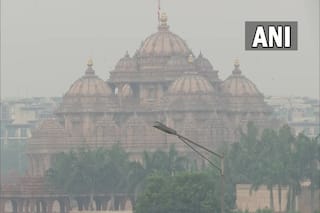 दिवाली के पहले दिल्ली-NCR की हवा हुई जहरीली, AQI 250 के पार, SMOG से ढके नजर आए कई इलाके