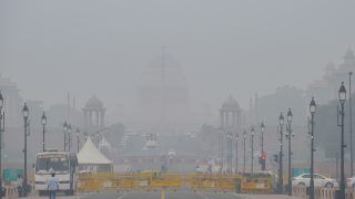 Delhiites Wake Up to 'Unhealthy' Level Air Quality, IMD Predicts Light Spell of Rain Today