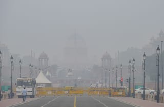Delhi Battles Dense Fog; Mercury Hovers Around 2  C. Check Min Temperatures Across Cities Here