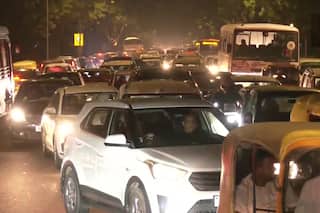 Delhi Witnesses Massive Traffic Jam Amid Dussehra Celebrations, Vehicular Movement Affected in Many Areas
