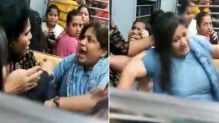 Video of Women Passengers Fighting, Pulling Each Other's Hair Over Seat in Mumbai Local Train Goes Viral | WATCH