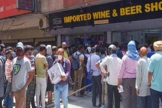 Delhi New Liquor Policy: डिस्काउंट को ना-लेट नाइट बार को हां! जल्द आ रही है दिल्ली की नई शराब नीति, जानें क्या होगा खास?