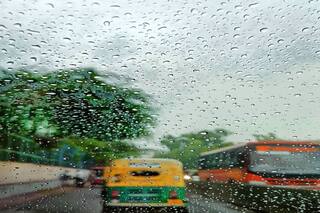 Delhi Witnesses Light Rain: Cloudy Weather Brings Temperature Further Down. Check IMD Forecast