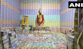 Navratri 2022: Andhra Temple Decorated With Currency Notes & Gold Worth Rs 8 Crore | See Pics