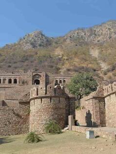 भानगढ़ किला जहां शाम होते ही शुरू होता है आत्माएं का तांडव!