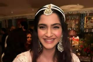 Sonam Kapoor Looks Diva In White Outfit And Pearl Matha Patti As She Celebrates Son Vayu's First Diwali