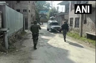 जम्मू कश्मीर में आतंकी हमला, पुलवामा में एक पुलिसकर्मी शहीद, CRPF जवान जख्मी