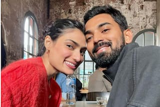 अथिया शेट्टी के प्यार में डूबे केएल राहुल, लेडीलव को एकटक निहारते दिखे क्रिकेटर