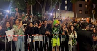 WATCH: Men in Green Receive HUGE Reception From Pakistan Fans at Team Hotel After T20 WC Final Loss