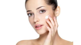 Skin Care Tips: 5 Crucial Reasons Why You Shouldn't Skip Moisturizer in Winter