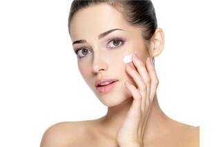 Skin Care Tips: 5 Crucial Reasons Why You Shouldn't Skip Moisturizer in Winter