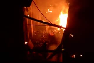 Massive Fire Breaks Out At 3-Storey Building In Kolkata   s Tirreti Bazaar, Fire Tenders Rush To Spot