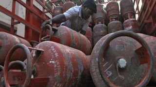 LPG Cylinder: तमिलनाडु में सरकारी राशन की दुकानों पर मिलेगा रसोई गैस सिलेंडर! स्टाफ को दी जा रही है सॉफ्ट स्किल ट्रेनिंग