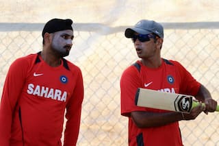 T20 में कोचिंग के लिए राहुल द्रविड़ से ज्यादा बेहतर हैं आशीष नेहरा: हरभजन सिंह