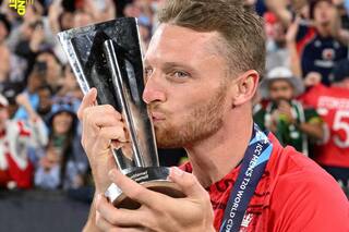 Jos Buttler : टी20 विश्‍व कप जीतकर भावुक हुए इंग्लिश कप्‍तान, '...ये लंबी यात्रा का नतीजा'