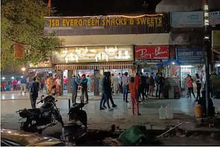 नोएडा का लोकप्रिय ब्रह्मपुत्र मार्केट अथॉरिटी की अतिक्रमण हटाओ अभियान से हुआ सूना, दूर-ददोर से आते थे लोग