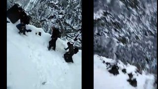15 किमी बर्फ में चलकर 12000 फीट की ऊंचाई पर मतदान अधिकारियों ने कराई वोटिंग, वायरल हुआ वीडियो