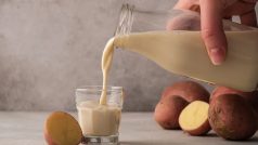 Potato Milk: कैसे बनता है आलू का दूध? एक बार आज़मा कर देखें जबरदस्त हैं इसके फायदे