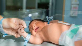 World Prematurity Day: जानिए प्रिमेच्योर बर्थ क्या होता है, समय पूर्व पैदा होने वाले बच्चों को होती हैं कैसी-कैसी समस्याएं?