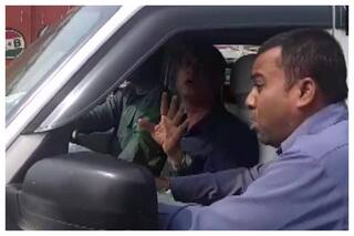 Man    Barks    In Front Of Govt Official As Protest Over Misspelling Of Name, Video Goes Viral