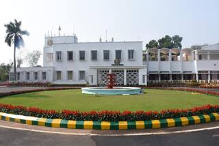 ओडिशा: कड़ी सुरक्षा वाले राजभवन परिसर में चोरी, पेड़ काटकर ले गए चोर; FIR दर्ज