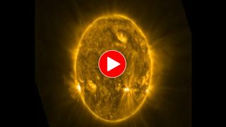 Viral Video Today: सूरज के अंदर तेजी से रेंगता दिखा 'सांप', नजारा देख हिल गए लोग- देखें वीडियो