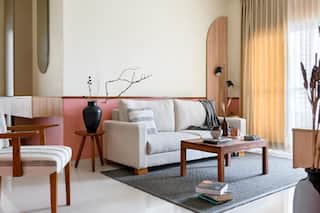 वास्तु शास्त्र: ड्राइंग रूम में रखा सोफा आपके रिश्तों में डाल सकता है दरार, जानें सोफा रखने की सही दिशा