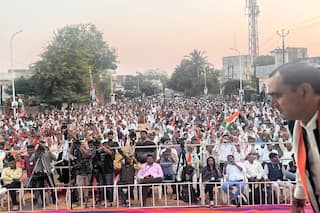Gujarat Election 2022: गहलोत की चुनावी सभा में अचानक घुसा सांड हुआ बेकाबू, आरोप ऐसा कि सुनकर आ जाएगी हंसी