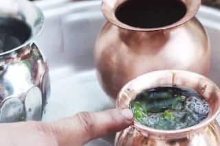 कर्ज को दूर करने के लिए गंगाजल का ऐसे करें इस्तेमाल, बीमारियां भी होंगी दूर