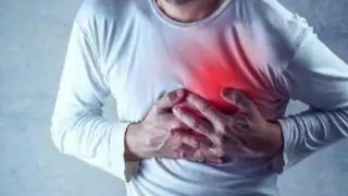 हार्ट अटैक आने से पहले दिखाई देते हैं ये लक्षण, जानें एक्सपर्ट से