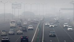 Delhi Weather: दिल्ली की वायु गुणवत्ता अभी भी 'बहुत खराब', डॉक्टरों ने बीमारी को लेकर चेताया