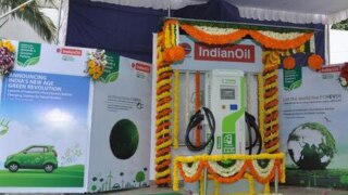 अब इंडियन ऑयल के पेट्रोल पंप पर मिलेंगे EV चार्जिंग स्टेशन, इलेक्ट्रिक कार वालों को होगी आसानी