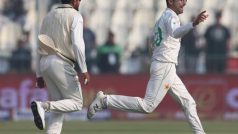 PAK vs ENG: जानें कौन हैं अबरार अहमद? डेब्यू मैच में ही इंग्लैंड के खिलाफ 5 विकेट लेकर मचाया तहलका