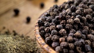 Black Pepper Health Benefits: 7 Reasons Why You MUST Add This 'King of Spices' to Your Winter Diet