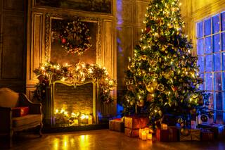 Christmas 2022: क्रिसमस पर सजाना चाहते हैं अपना घर तो अपनाएं ये आसान से तरीके