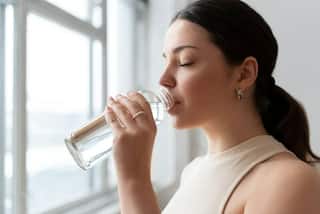 Drinking 8 Glasses of Water in a Day: Fact or Myth? Expert Answers