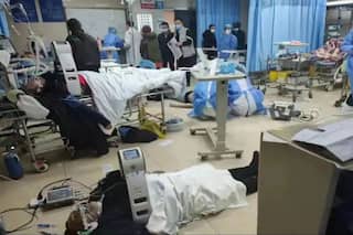 China CoronaVirus Deaths: चीन में कोरोना से कई बड़े कलाकारों की मौत, सरेआम लगे हैं शवों के ढ़ेर, देखें वीडियो