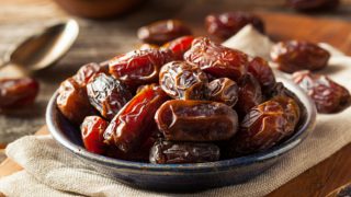 Khajoor Health Benefits: 14 Reasons Why You Must Eat Soaked Dates