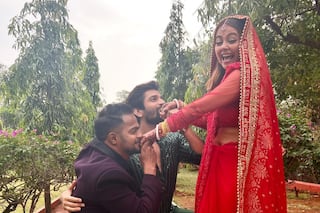 देवोलीना भट्टाचार्जी ने पति शाहनवाज़ और विशाल संग क्लिक करवाई फोटो, फैंस ने कहा ‘Ex और प्रेजेंट एक साथ’