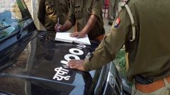 UP: इंस्पेक्टर के अपहरण मामले में तत्‍कालीन महिला थाना प्रभारी और सिपाही के खिलाफ FIR दर्ज