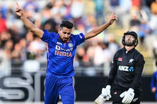 BCCI ने किया ऐलान, मोहम्मद शमी की जगह यह तेज गेंदबाज बांग्लादेश के खिलाफ वनडे टीम में शामिल