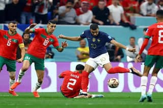 FIFA World Cup: अगर आप पर भी चढ़ा है फुटबॉल का बुखार, तो जान लें आपकी आंखों और दिल को गंभीर खतरा है