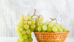 Grapes Benefits: सर्दियों में फिट रहना चाहते हैं तो डाइट में जरूर शामिल करें अंगूर, जानें इसके फायदे