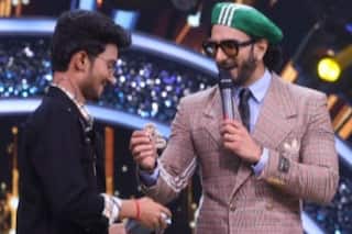 Indian Idol 13 : अपने फेवरेट कंटेस्टेंट के लिए खास गिफ्ट लेकर आए रणवीर सिंह, शो में जमकर हुआ 'सर्कस'