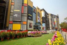 Noida Authority Issues Notice to DLF for Payment of Rs 235 Crore | Here's Why