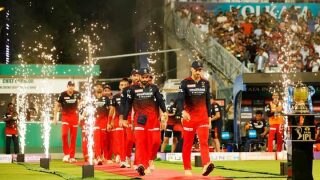 RCB IPL 2023 Player Auction : आईपीएल मिनी ऑक्शन में तेज गेंदबाजो और शीर्ष क्रम बल्लेबाज की तलाश में होगी रॉयल चैलेंजर्स बैंगलोर