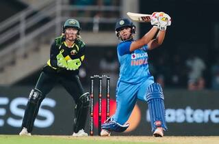 INDW vs AUSW, 3rd T20I : स्टेडियम में फ्री में देख सकते हैं भारत vs ऑस्ट्रेलिया तीसरा टी20, जानें कहां मिलेंगे टिकट