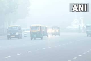 Delhi Cold Wave: दिल्ली में ठंड के साथ-साथ प्रदूषण भी चरम पर पहुंचा, आज का तापमान 1.5 डिग्री दर्ज किया गया