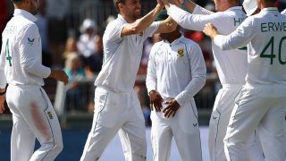 AUS vs SA: गाबा टेस्ट में पहले ही दिन गिरे 15 विकेट, ऑस्ट्रेलिया मजबूत